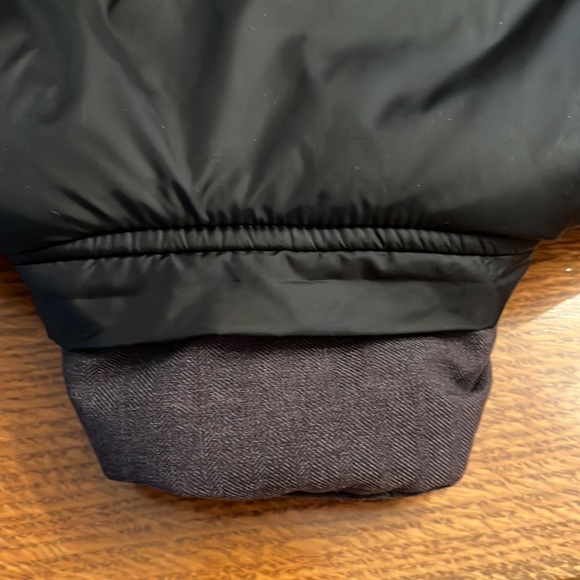 Levi’s Puffer Vest (Size M) - Picture 12 of 12